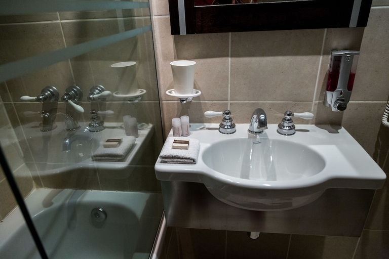 Bathroom 4, Lennox Hotel Ushuaia, Ushuaia