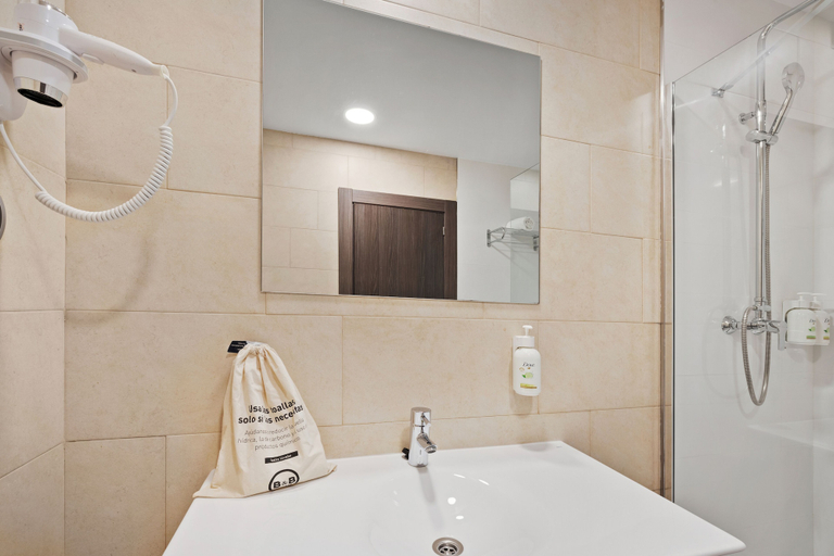 Bathroom 4, B&B Hotel Oviedo, Asturias