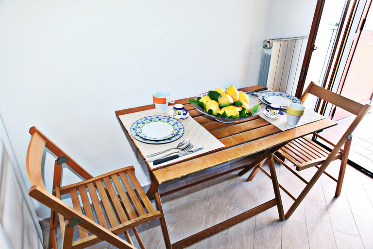 Others 5, Mura Home Sorrento, Napoli
