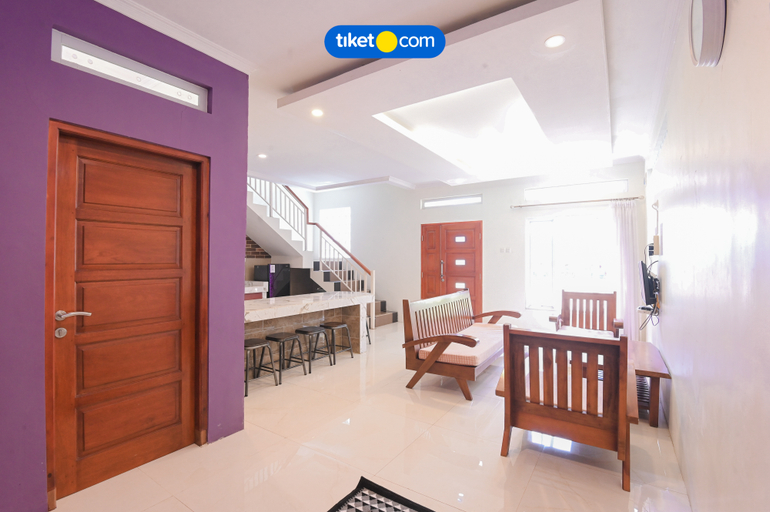 Others 4, Villa Bening, Bandung