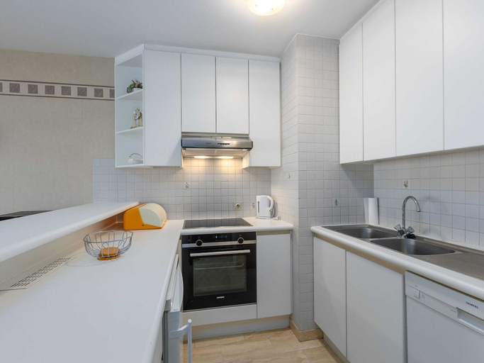 Private kitchen 2, Cozy and Spacious Apartment on the 1st Floor, West-Vlaanderen