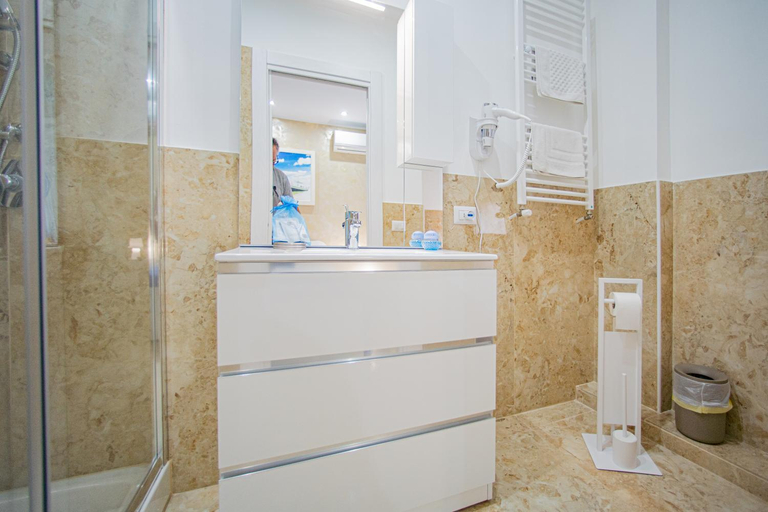 Bathroom 2, SUITE ROMA, Palermo