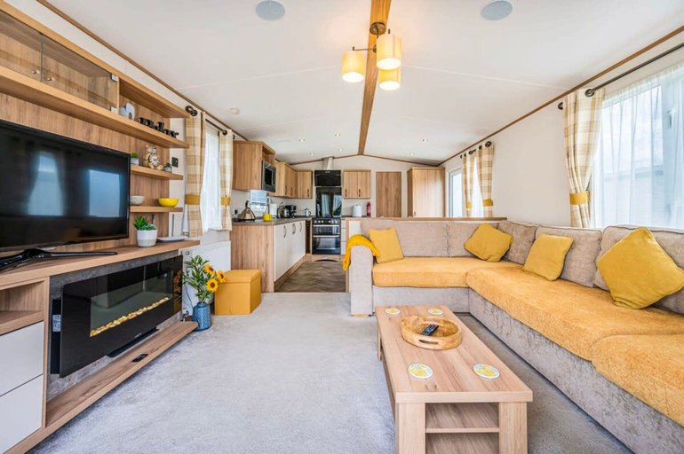 Room 2, Your Ultimate Holiday Rental at Pevensey Bay, East Sussex