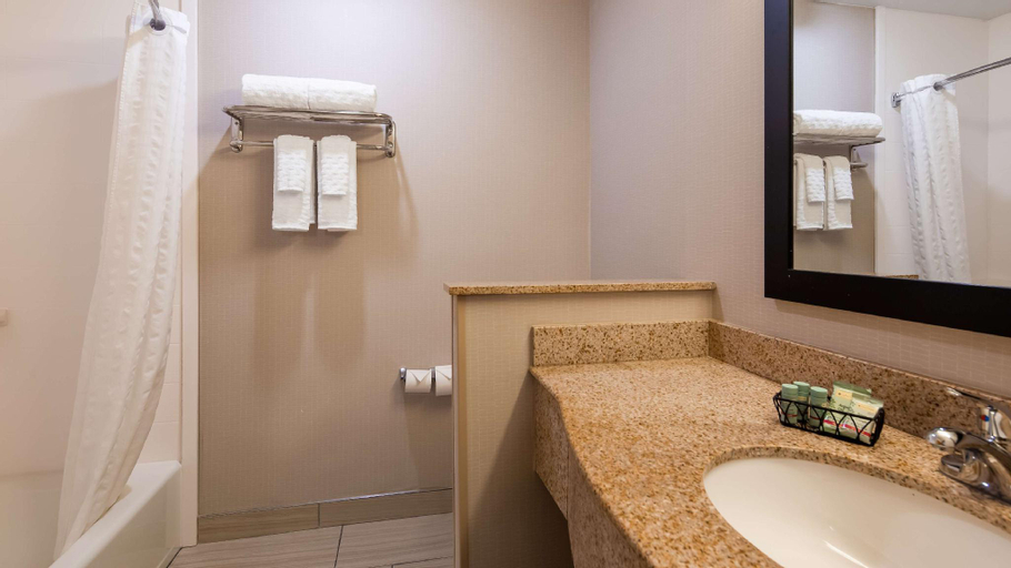 Bathroom 27