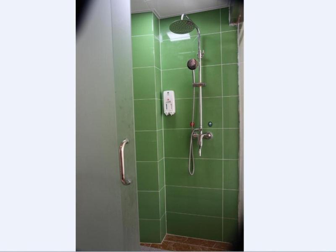 Bathroom 4, GreenTree Inn Zaozhuang High-speed Train Station Express Hotel, Zaozhuang