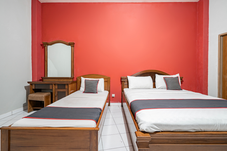 Bedroom 3, Capital O 94108 Hotel Abadi, Tasikmalaya