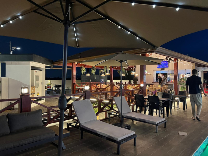 Food & Drinks 5, Yasmin Luxury Resort, Blauwgrond