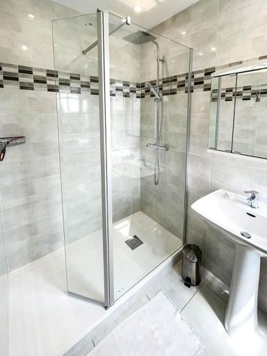 Bathroom 3, Chambres d'Hôtes La Mansardière, Ille-et-Vilaine
