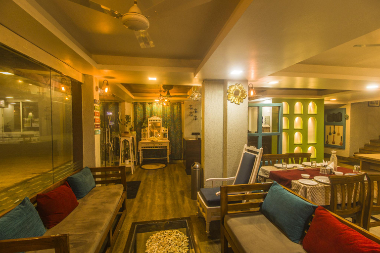 Public Area 3, Hotel Misty Meadows by Vanyum, Hoshangabad