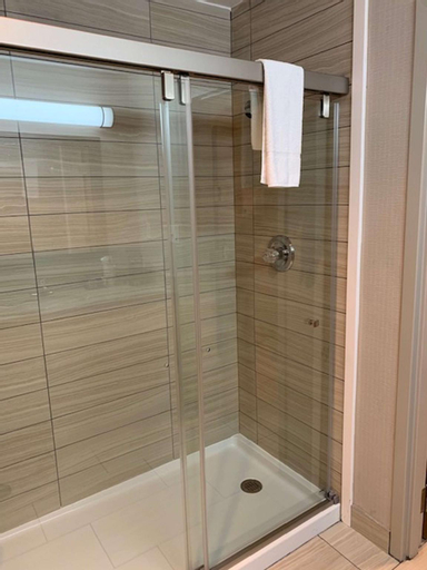 Bathroom 26