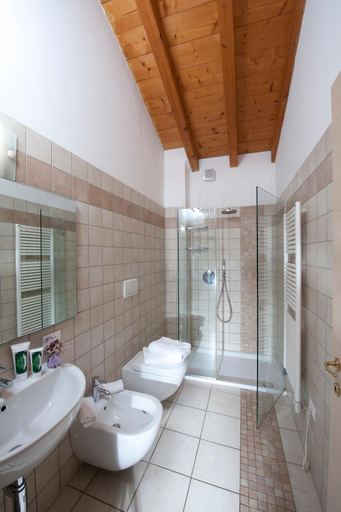 Bathroom 3, RESORT LA MOLA, Verona