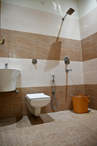 Bathroom 3, KOZZY B&B, Amritsar