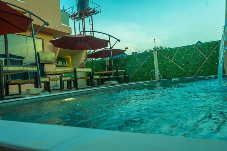 Sport & Beauty 4, 649 Suites, Oshimili North