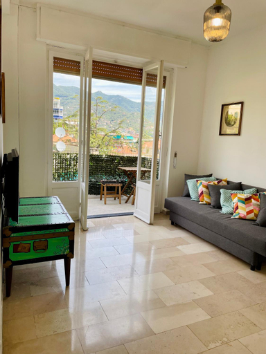 Ponte Annibale Vacation Apartment, Genova