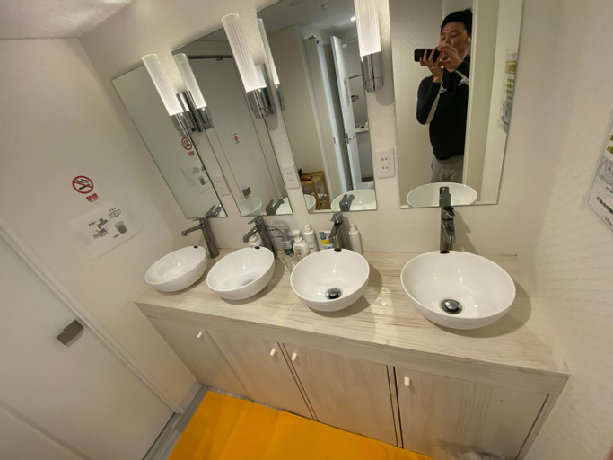 Bathroom 17