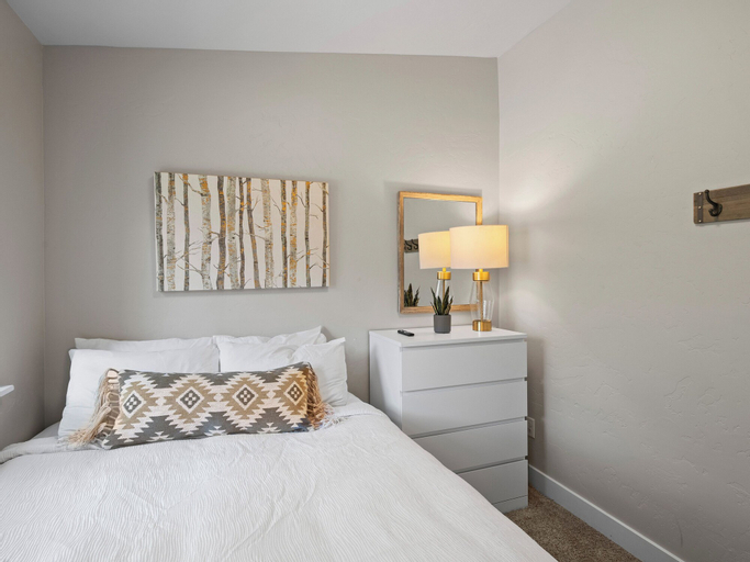 Bedroom 30