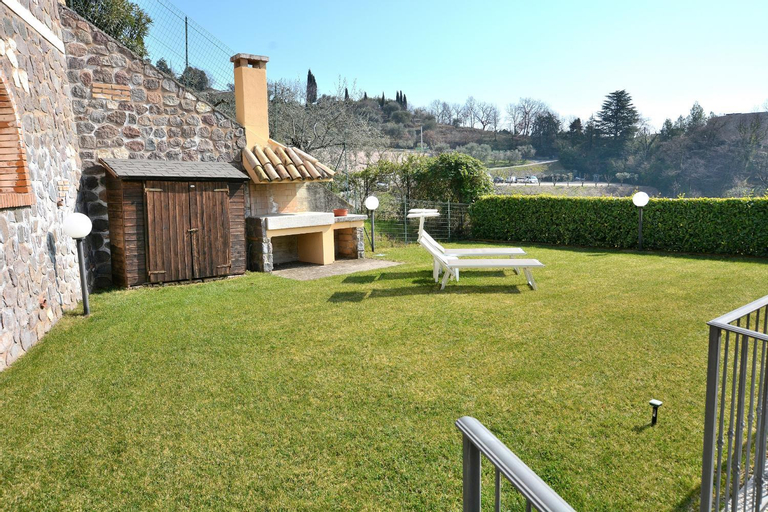 Exterior & Views 5, Blue Apartment in Marciaga di Costermano, Verona