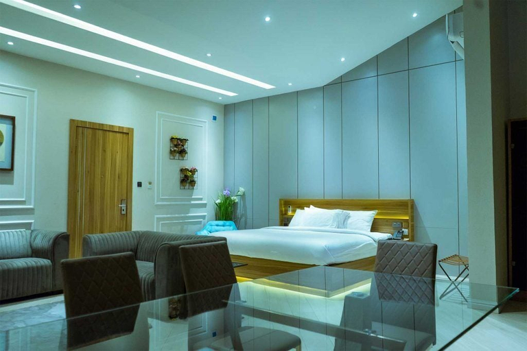 Bedroom 2, 649 Suites, Oshimili North