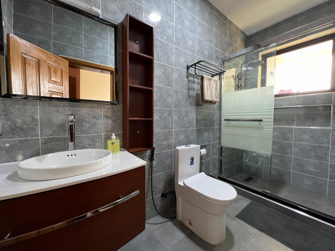 Bathroom 3, Q-Plus Apartments, Kicukiro