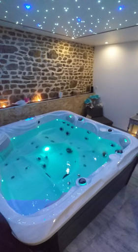 Others 5, Le Ptit Spa de L'Abbaye Suite love et Spa prive, Orne