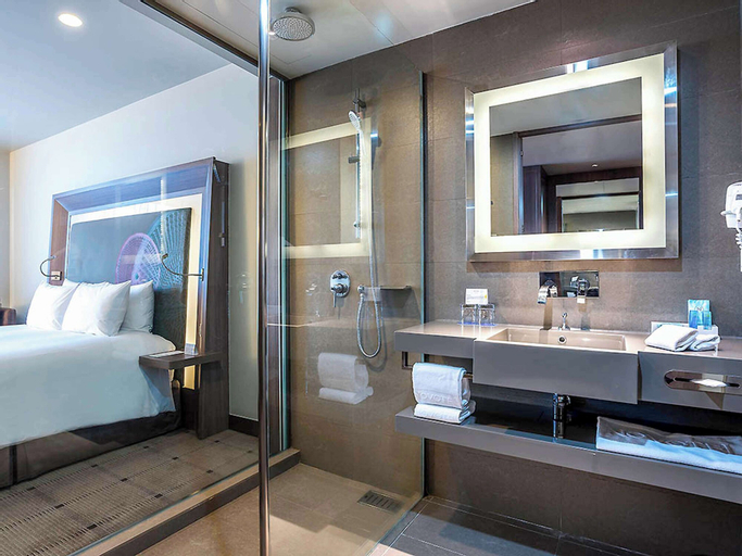 Bathroom 12