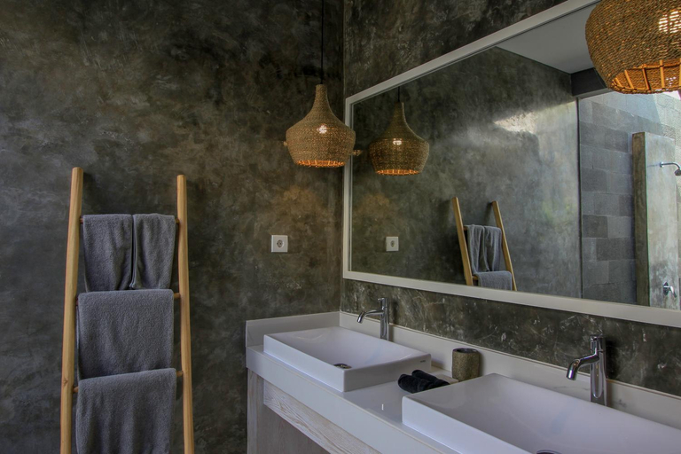 Bathroom 1, Sari Alexa Villas, Badung