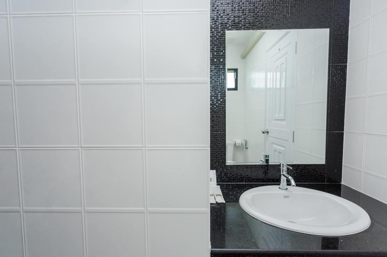 Bathroom 3, Get Sleep at Tha Sala, Tha Sala