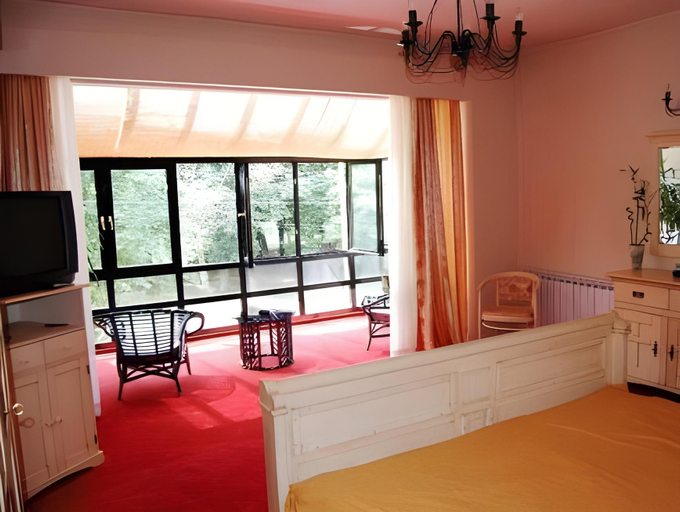 Bedroom 3, The Elite - Oradea's Legendary Hotel, Oradea