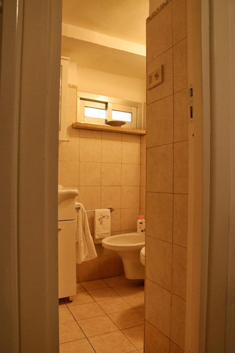 Bathroom 3, CASETTA nel Centro Storico di Cisternino, Brindisi