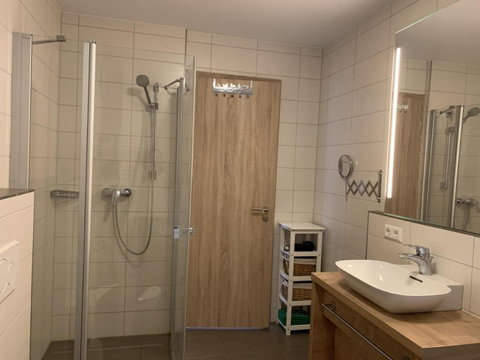 Bathroom 4, H&P Touristik Residenz Grafenmatt GRA-3-2, Breisgau-Hochschwarzwald