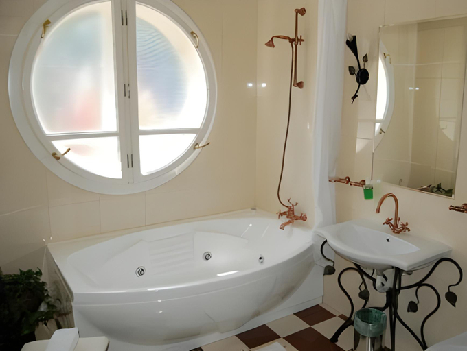 Bathroom 5, The Elite - Oradea's Legendary Hotel, Oradea