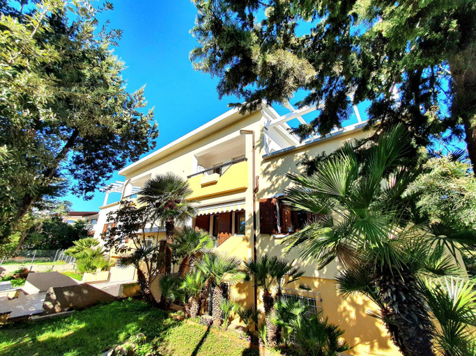Exterior & Views 1, Marinaway - Appartamenti a 2 chilometri dal mare, Nuoro