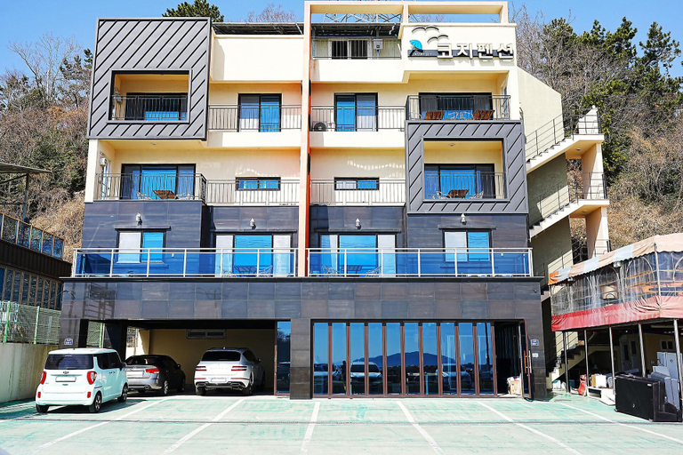 Exterior & Views, Changwon Cozy Pension, Masan