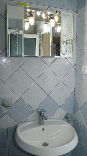 Bathroom 3, Isabela Apartments, Sarandës