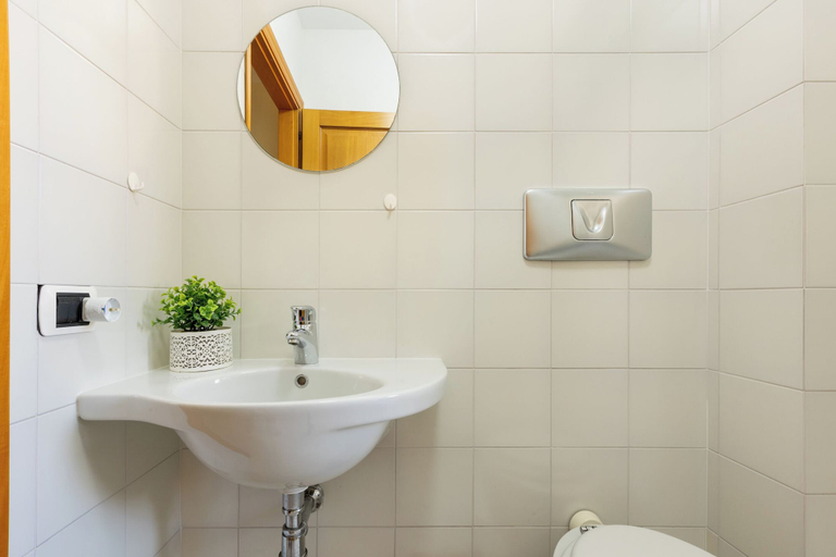 Bathroom, Fior Di Loto Central, Cagliari
