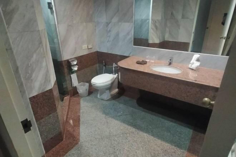 Bathroom 22