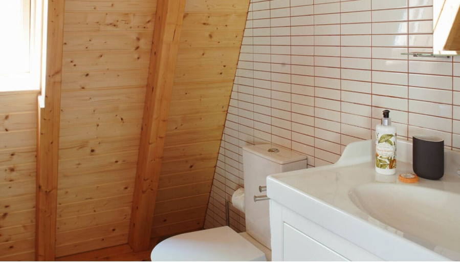 Bathroom 5, Monte da Vilarinha, Aljezur