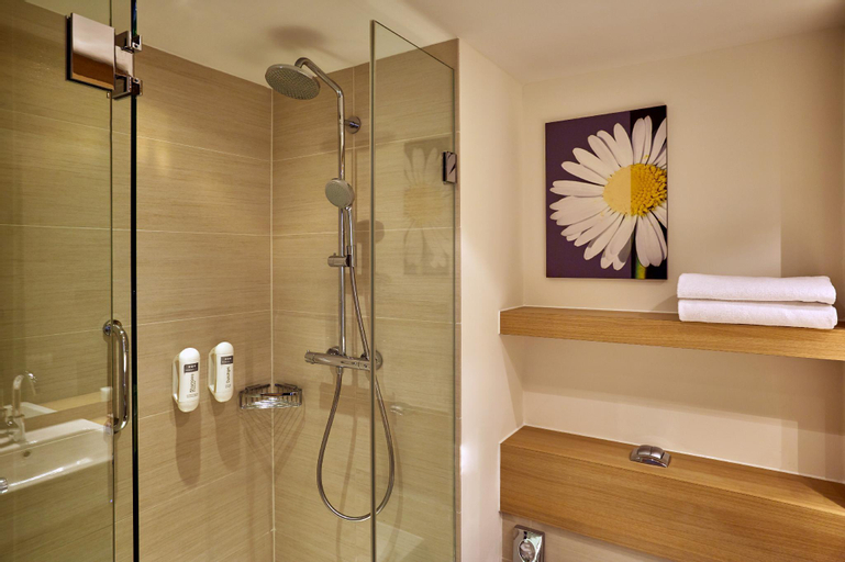 Bathroom 4