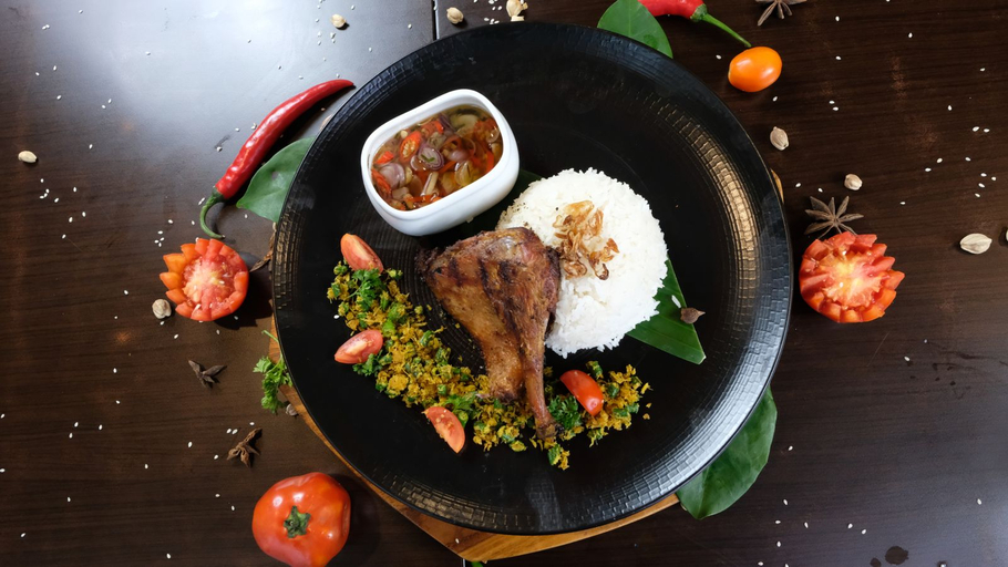 Sapphire Sky Hotel & Conference - Food & Drinks