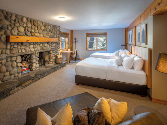 Bedroom 3, Buffalo Mountain Lodge, Division No. 15