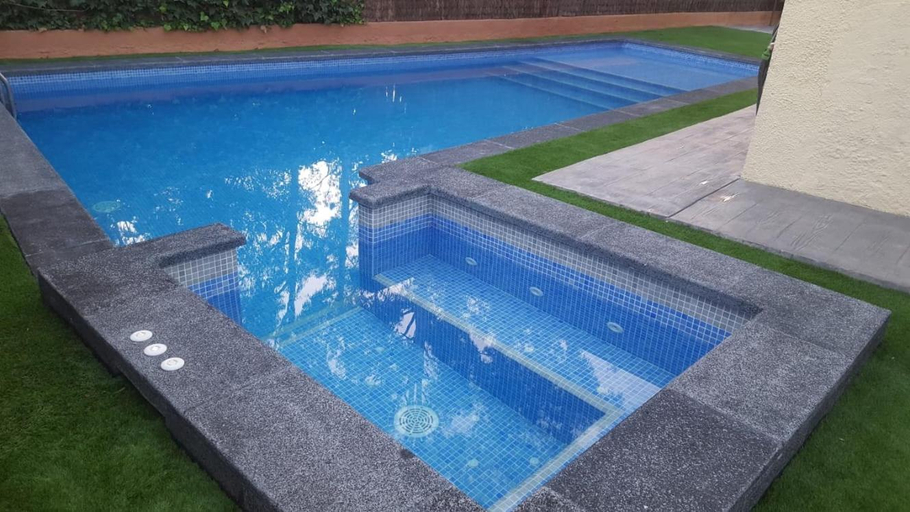Sport & Beauty 2, Villadora Piscina privada & jacuzzi Cerca de la costa brava, Girona