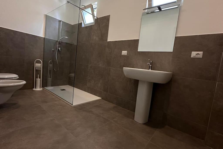 Bathroom, CconfortHotels Puglia Promenade Apartment 2, Bari