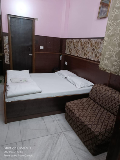 Hotel Mother Palace, West