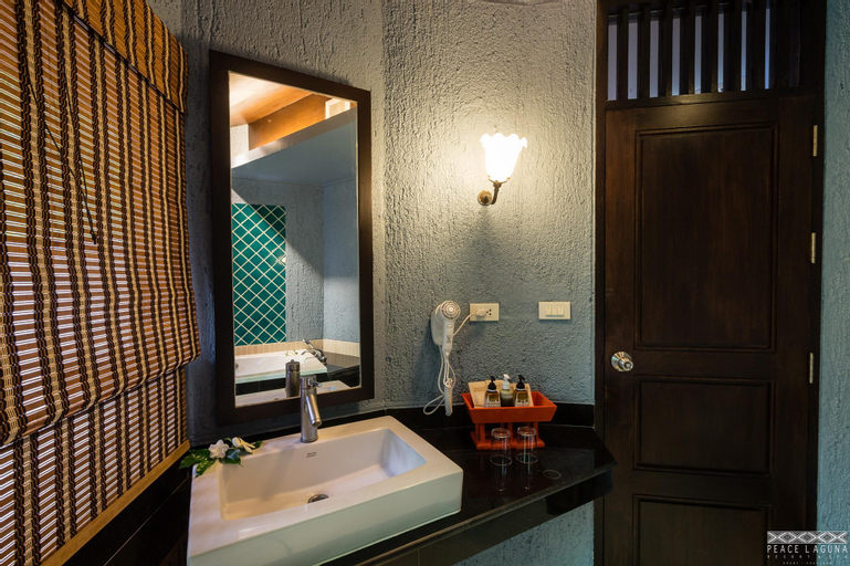 Bathroom 8