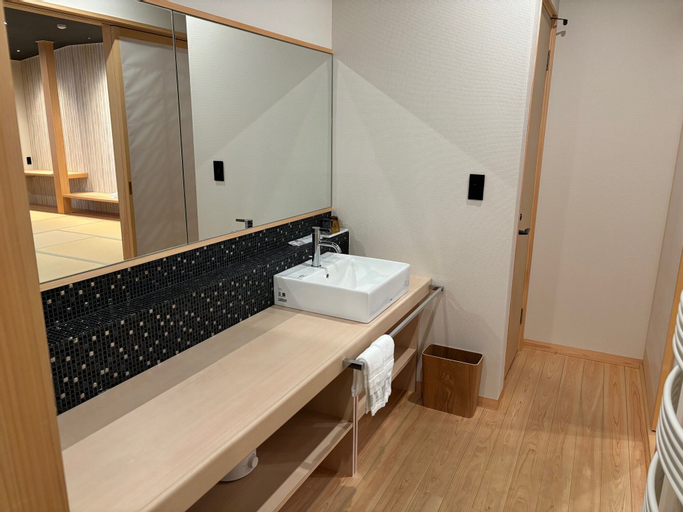 Bedroom 3, Kusatsu Hotel, Kusatsu