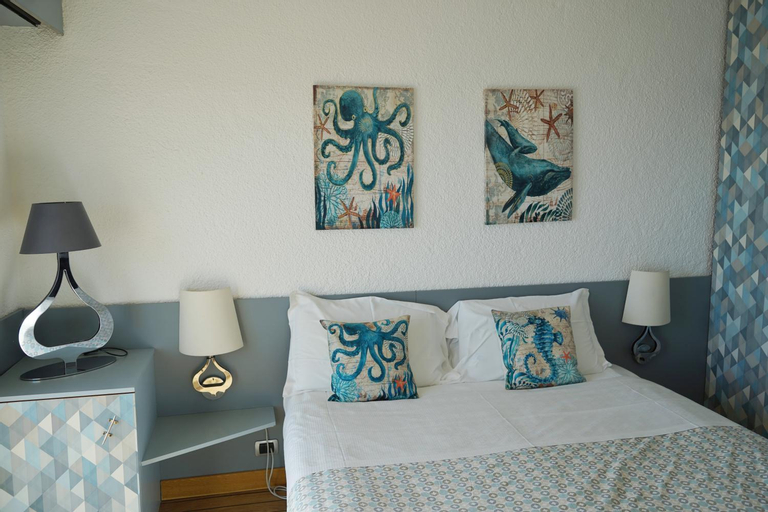 Bedroom 2, VILLA RITA SEA FRONT VIEW SANREMO - Parcheggio gratuito in struttura, Imperia