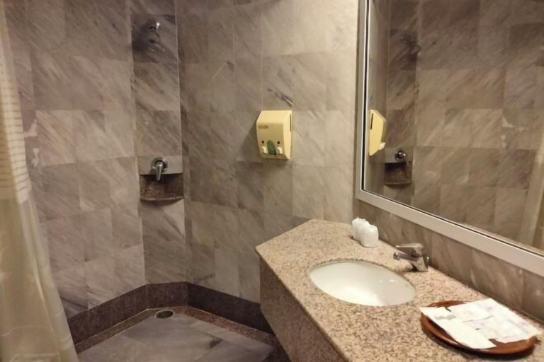 Bathroom 19