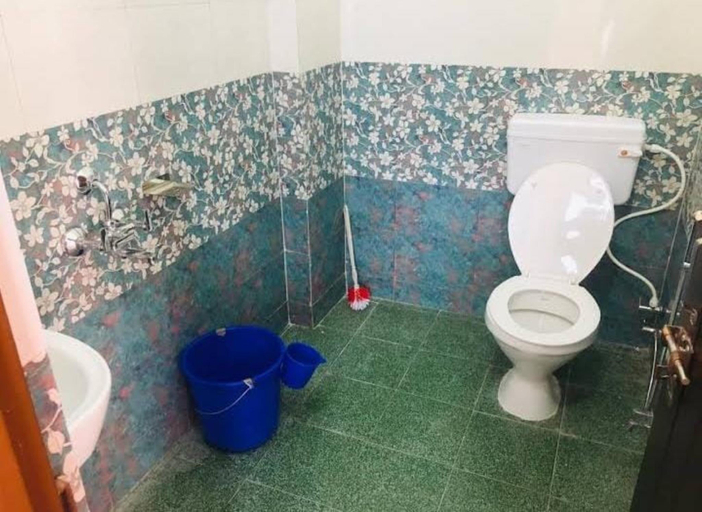 Bathroom, Valley View Goroomgo Hotel Amba Niwas Homestay Uttarkashi , Uttarkashi