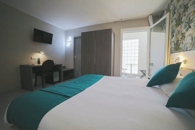 Bedroom 4, Hôtel Holidays & Work, Var