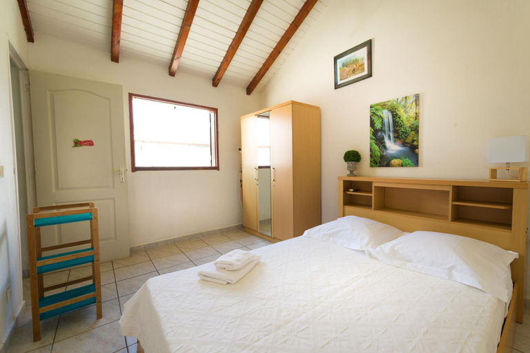 Others 3, VILLA SIRIZ "Ti Siriz", Sainte-Anne